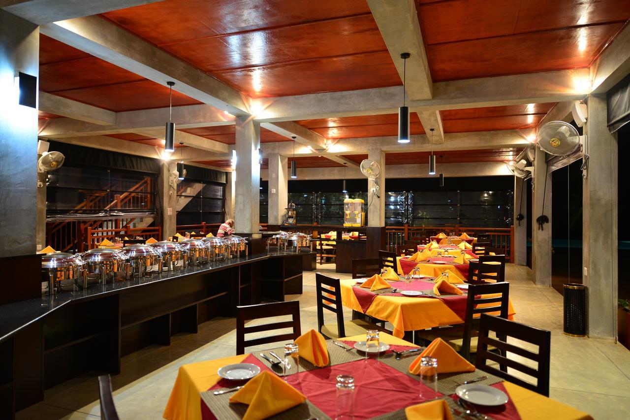 Laya Waves Passikudah Exterior foto