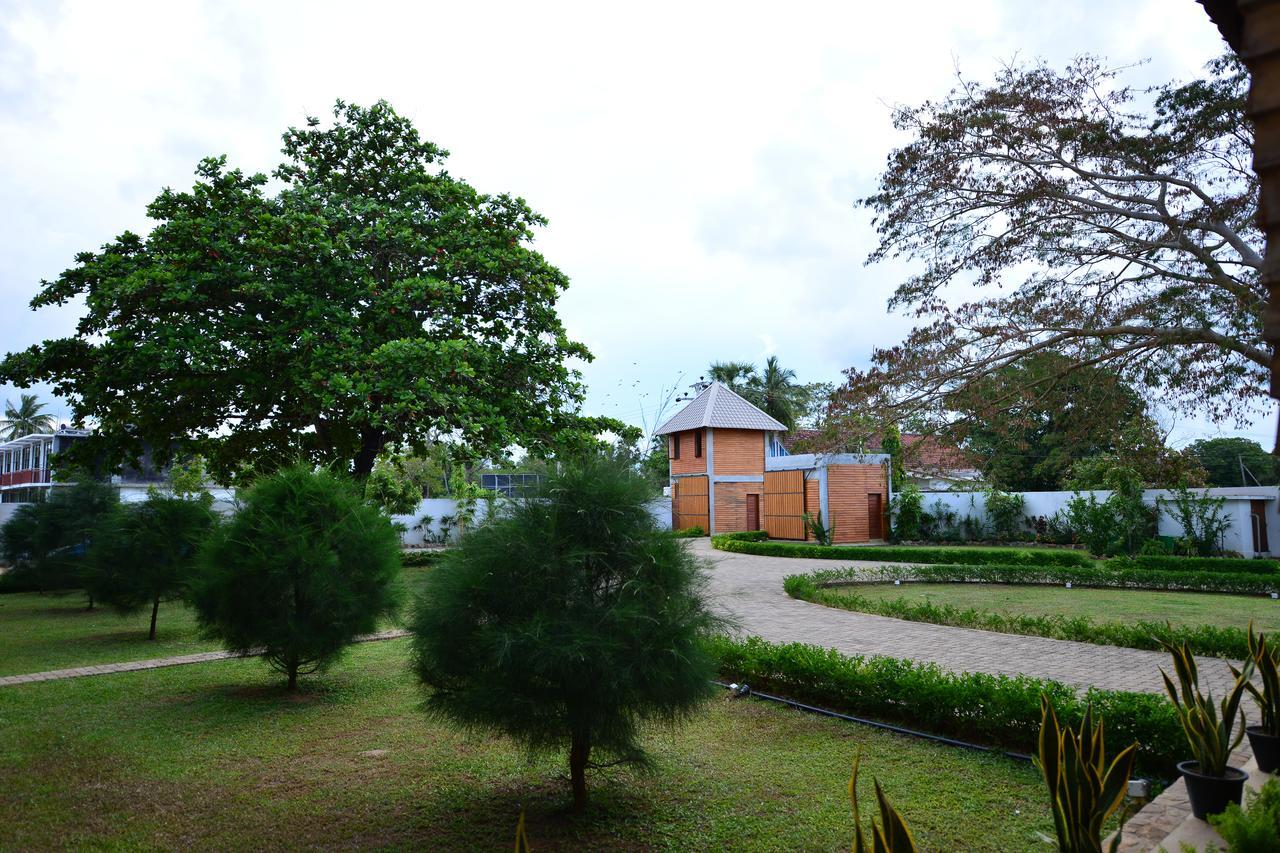 Laya Waves Passikudah Exterior foto