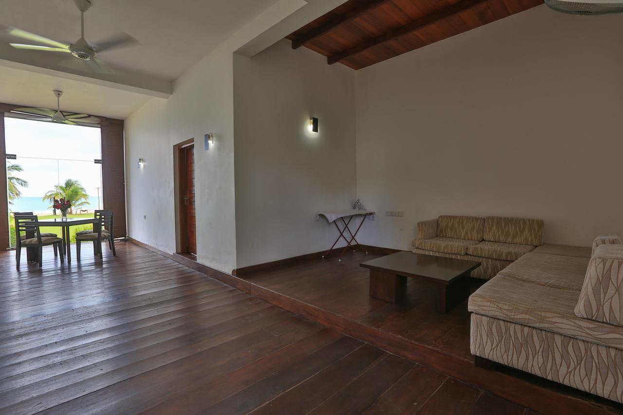 Laya Waves Passikudah Exterior foto